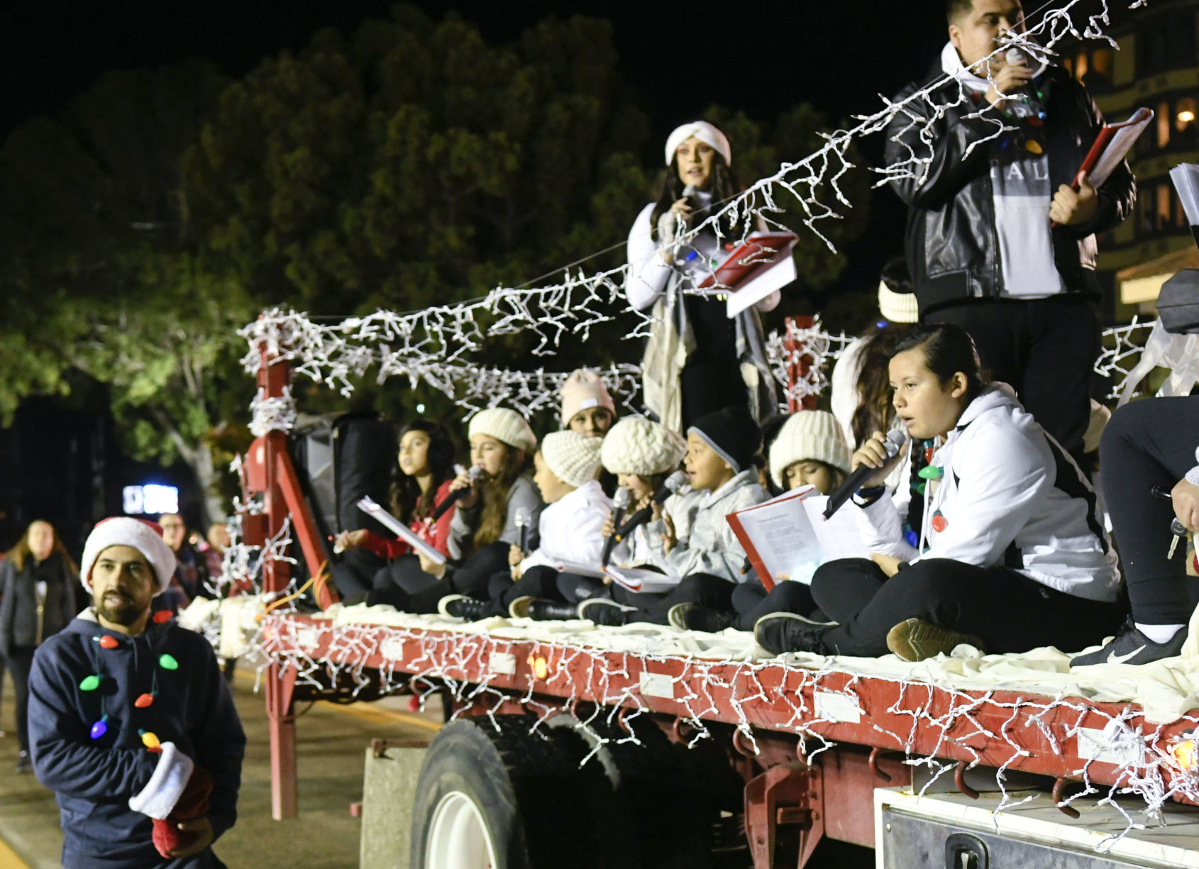 120719 SM Parade of Lights 23.jpg
